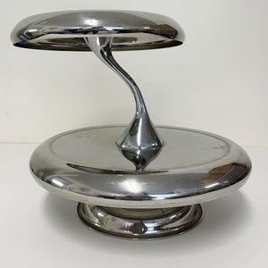 2 Levels Wavy Cake Stand Metal MCM look special events cupcakes